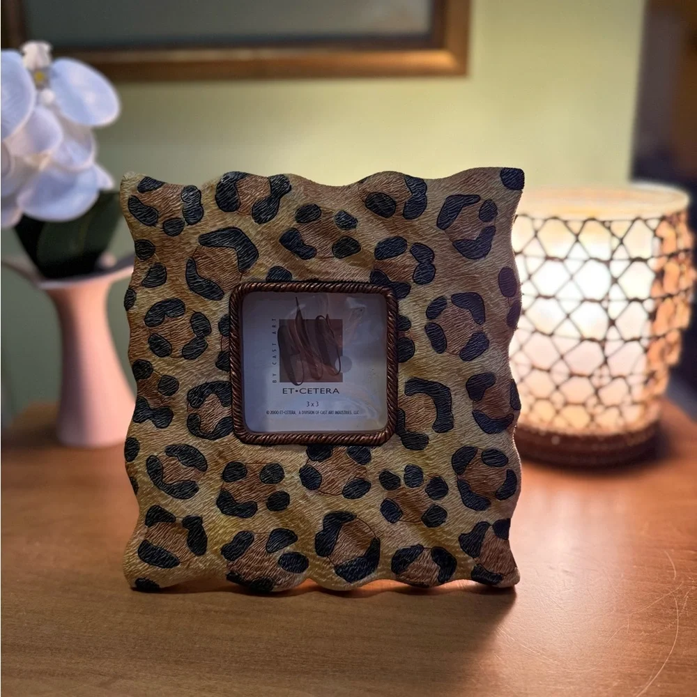 Etcetera Leopard Patterned Photo Frame - Heavy Resin - Picture 3 of 13